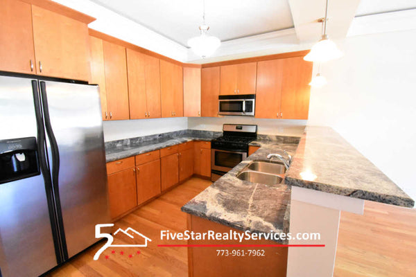 2 Bed 2 Bath  |  4518 N Kedzie #3F  |  Albany Park
