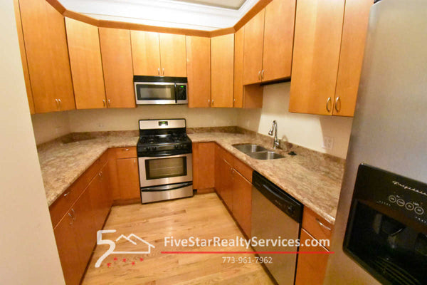 2 Bed 2 Bath  |  4518 N Kedzie #2E  |  Albany Park