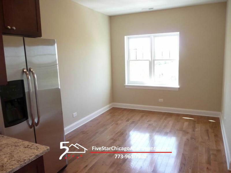 2 Bed 2 Bath  |  3705-304 N Kedzie  |  Irving Park