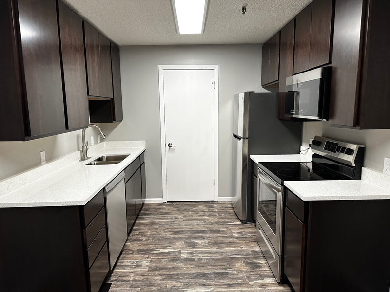 2 Bed 2 Bath  |  1340-J Brook St  |  St. Charles IL