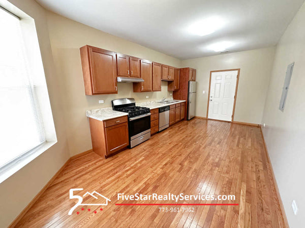 3 Bed 2 Bath  |  639 W Garfield #2  |  Engelwood