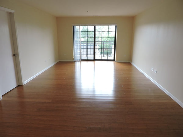 2 Bed 2 Bath  |  8255 Skokie Blvd #303  |  Skokie