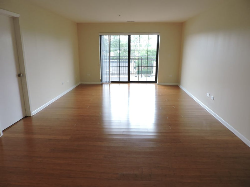 2 Bed 2 Bath  |  8255 Skokie Blvd #303  |  Skokie