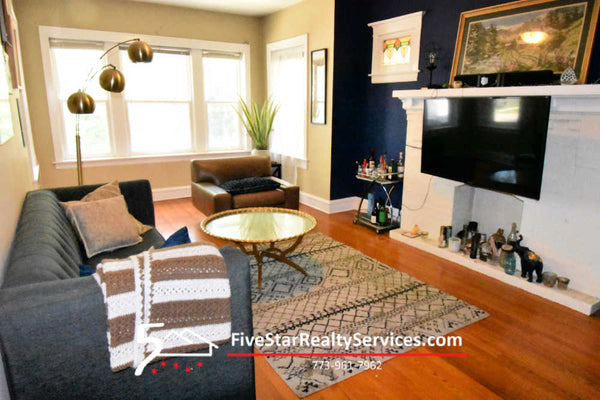 2 Bed 1 Bath  |  3443-1 W Parker  |  Logan Square