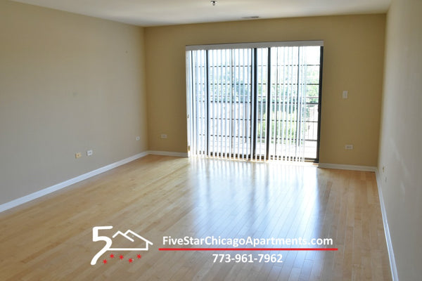 1 Bed 1 1/2 Bath  |  8255 Skokie Blvd #402  |  Skokie