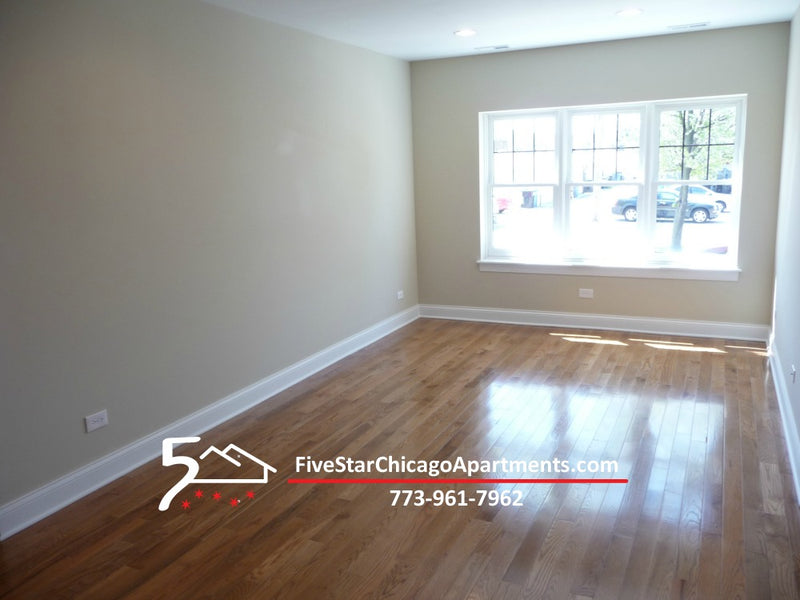 1 Bed 1 Bath  |  3705-102 N Kedzie  |  Irving Park
