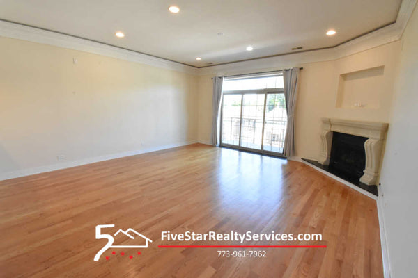 2 Bed 2 Bath  |  4518 N Kedzie #3F  |  Albany Park