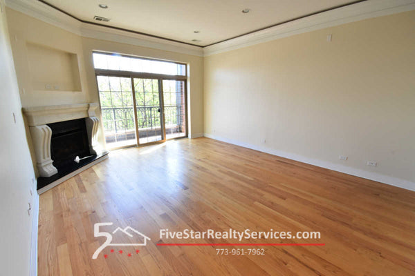 2 Bed 2 Bath  |  4518 N Kedzie #2E  |  Albany Park