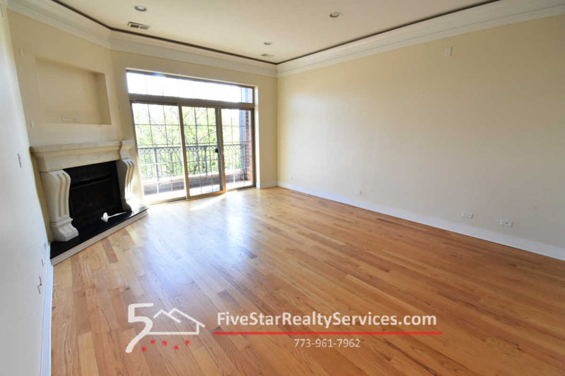 2 Bed 2 Bath  |  4518 N Kedzie #2E  |  Albany Park