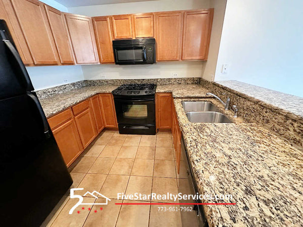 2 Bed 2 Bath  |  8255-303 Skokie Blvd  |  Skokie