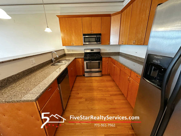 2 Bed 2 Bath  | 4518 N Kedzie #2A  |  Albany Park