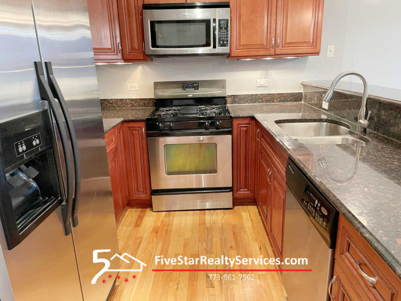2 Bed 2 Bath  |  6112-F2 W Diversey  |  Belmont Cragin