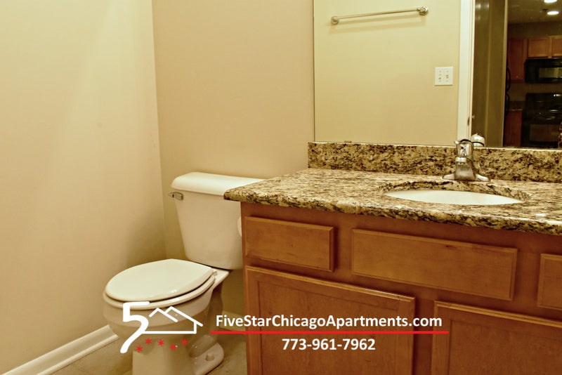 1 Bed 1 1/2 Bath  |  8255 Skokie Blvd #402  |  Skokie