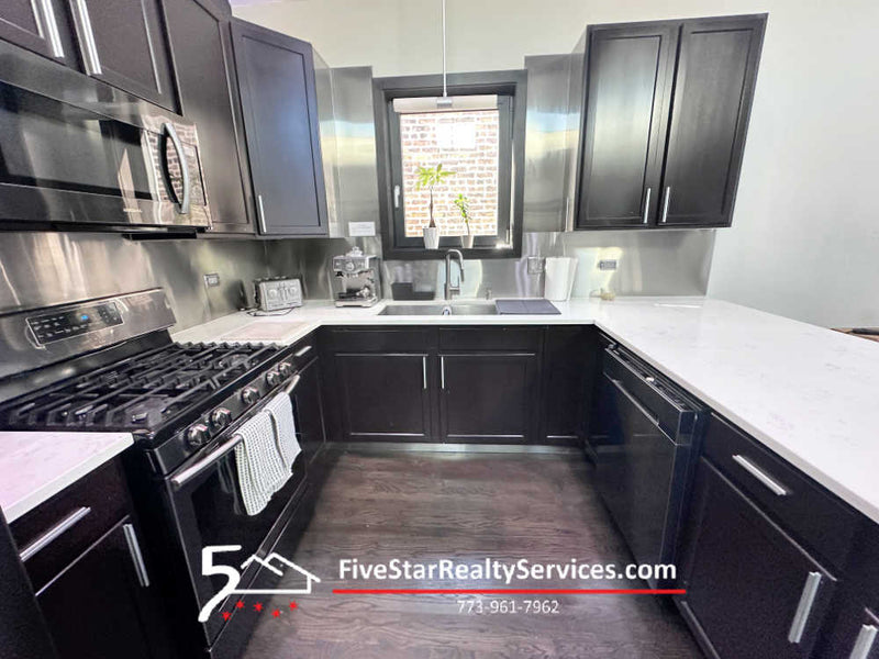 FULLY FURNISHED 3/2  |  2711 W Congress  |  Medical District