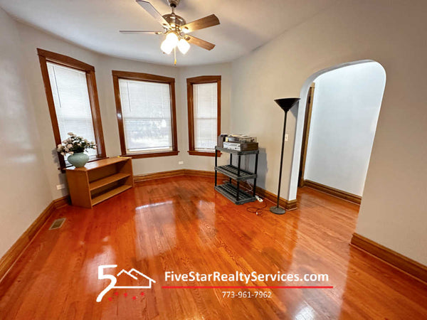 3 Bed 1 Bath  |  2431 N Kostner Ave #1  |  Hermosa