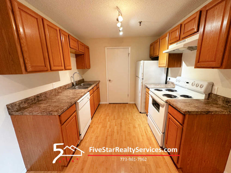 2 Bed 2 Bath  |  1350-L Brook St  |  St. Charles