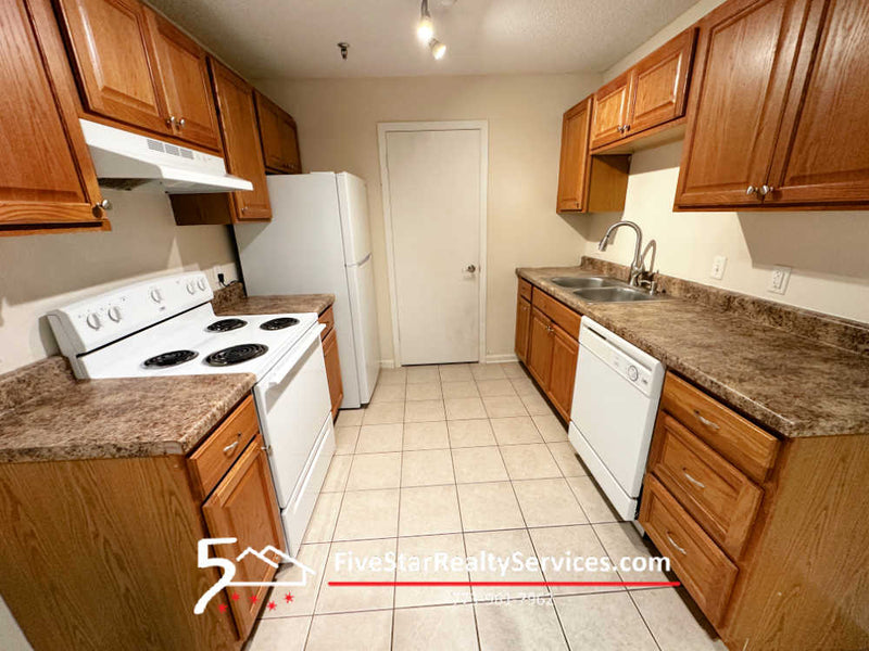 2 Bed 2 Bath  |  1330-D Brook St.  | St. Charles
