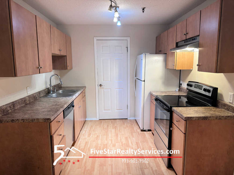 2 Bed 2 Bath  |  1350-J Brook St  |  St. Charles