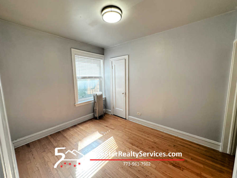 STUDIO  |  4010-7 N Bernard  |  Irving Park