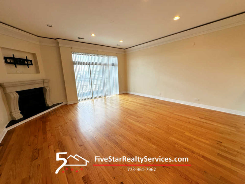2 Bed 2 Bath  | 4518 N Kedzie #2A  |  Albany Park