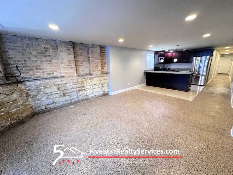 3 Bed 2 Bath  |  1803 W Superior #GDN  |  West Town