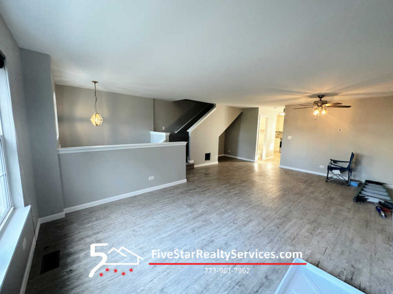 3 Bed 2.5 Bath + BONUS Rm  |  924 Clover Ln  |  Pingree Grove
