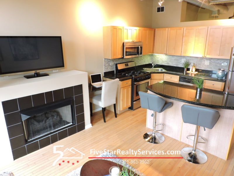 1 Bed 1 Bath  |  360-512 W Illinois  |  River North