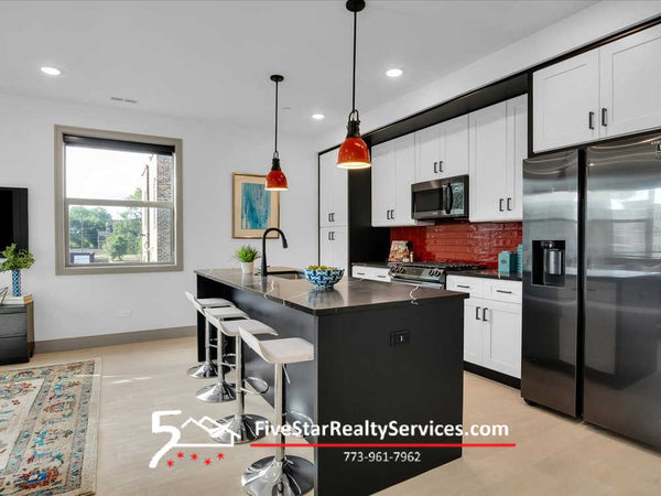 3 Bed 2 Bath  |  4235 S Champlain #2S  |  Bronzeville