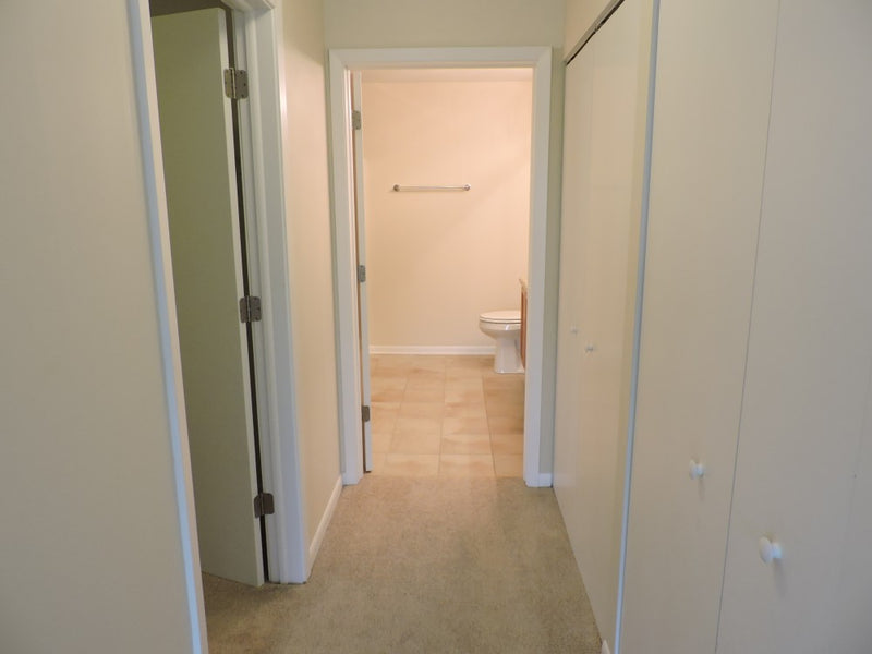 2 Bed 2 Bath  |  8255 Skokie Blvd #303  |  Skokie