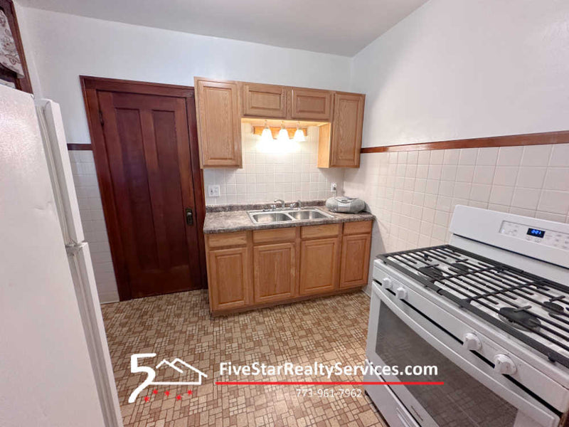 1 Bed 1 Bath  |  3853 N Long  |  Portage Park