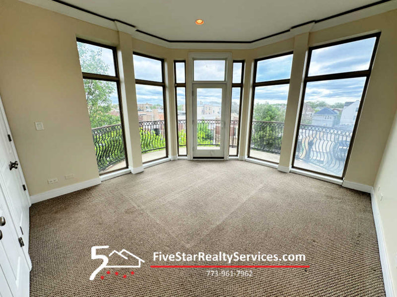 2 Bed 2 Bath  | 4518 N Kedzie #2A  |  Albany Park