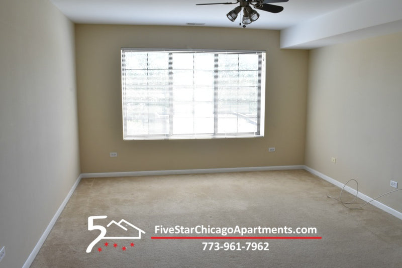 1 Bed 1 1/2 Bath  |  8255 Skokie Blvd #402  |  Skokie