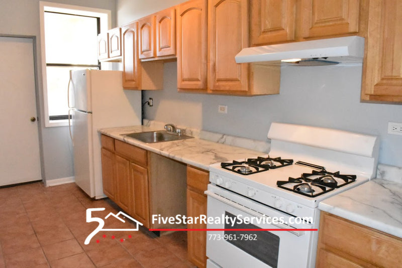 2 Bed 1 Bath  |  4614-202 N Kedzie Ave  |  Albany Park