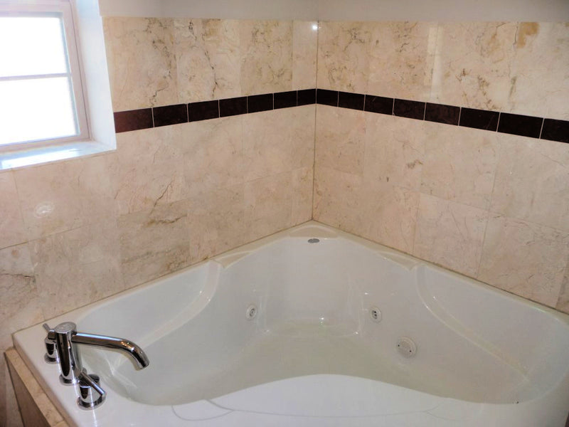 2 Bed 2 Bath  |  4518 N Kedzie #2E  |  Albany Park