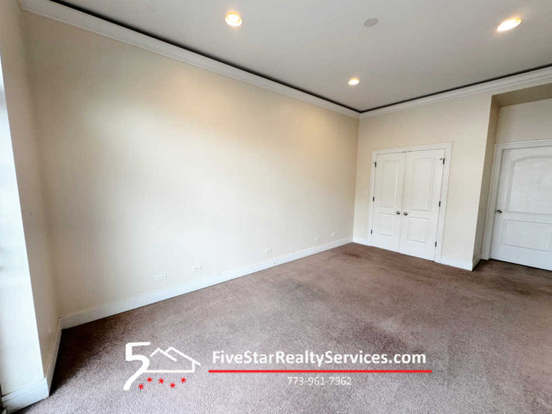 2 Bed 2 Bath  |  4518-2E N Kedzie  |  Albany Park