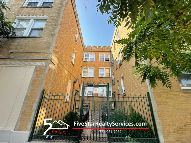 STUDIO  |  4010-7 N Bernard  |  Irving Park
