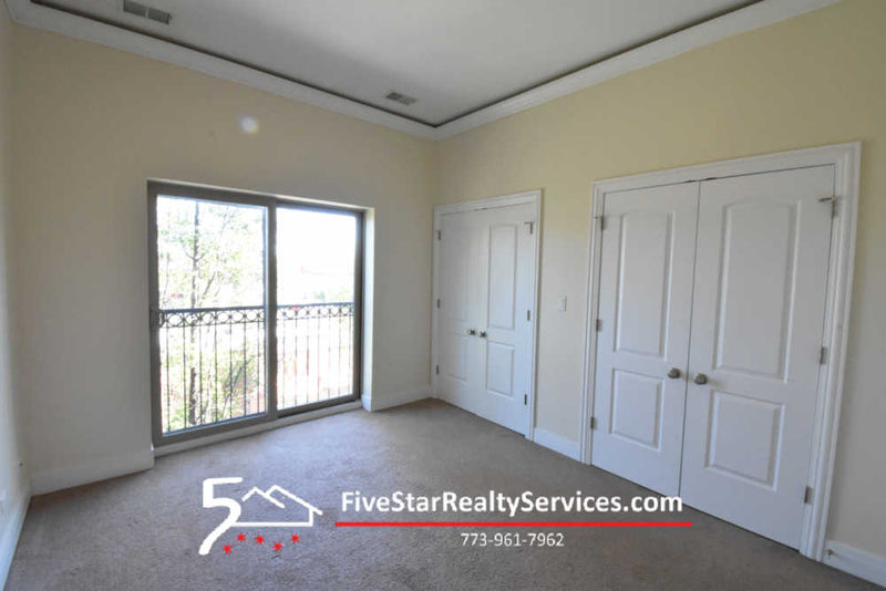 2 Bed 2 Bath  |  4518 N Kedzie #3F  |  Albany Park