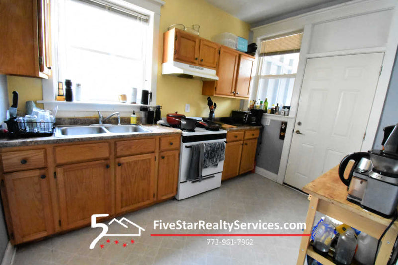 2 Bed 1 Bath  |  3443-1 W Parker  |  Logan Square