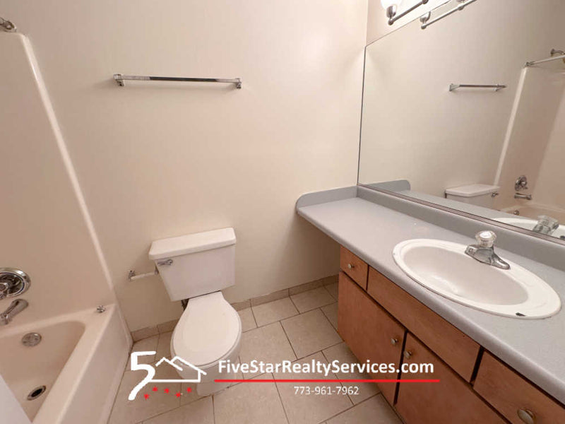 2 Bed 2 Bath  |  1350-J Brook St  |  St. Charles