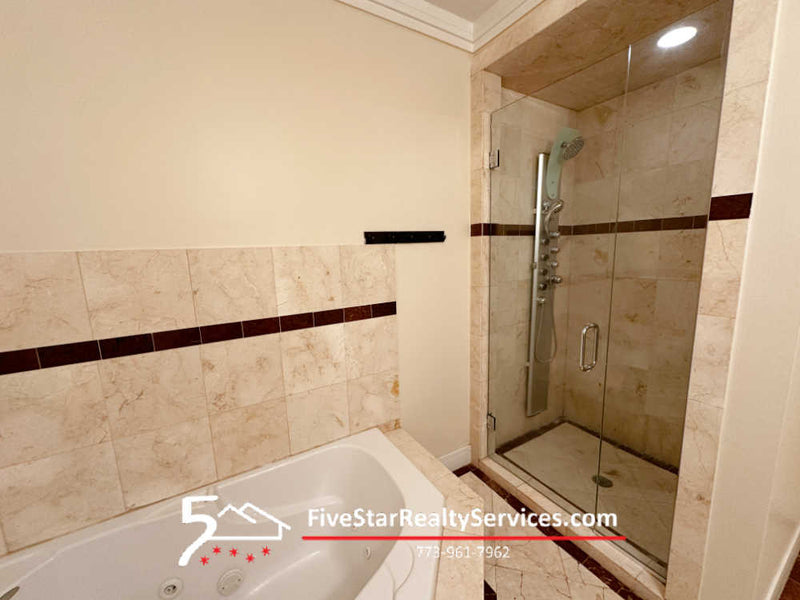 2 Bed 2 Bath  |  4518-2E N Kedzie  |  Albany Park