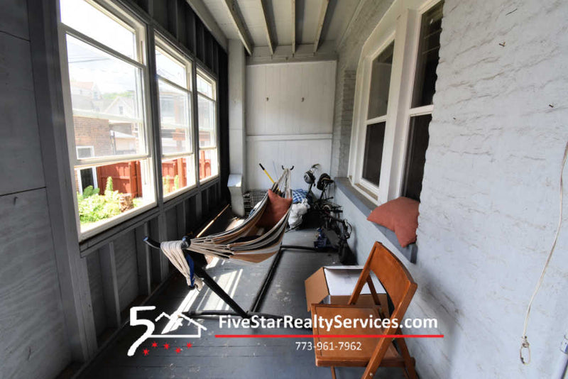 2 Bed 1 Bath  |  3443-1 W Parker  |  Logan Square