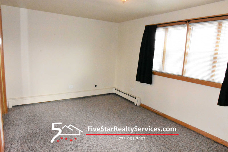 5727 S Kenton  |  Midway  |  1 & 2 Bed Apts