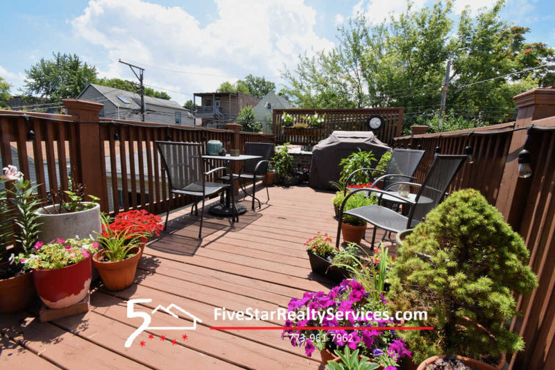 2 Bed 1 Bath  |  3443-1 W Parker  |  Logan Square