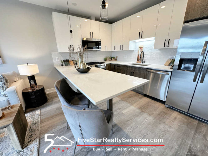2 Bed 2 Bath  |  5418-3E W Belmont Ave.  |  Portage Park
