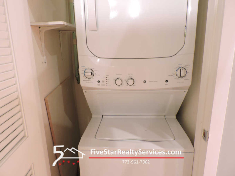 1 Bed 1 Bath  |  360-512 W Illinois  |  River North