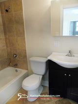 2 Bed 2 Bath  |  3705 N Kedzie AVe #203  |  Irving Park