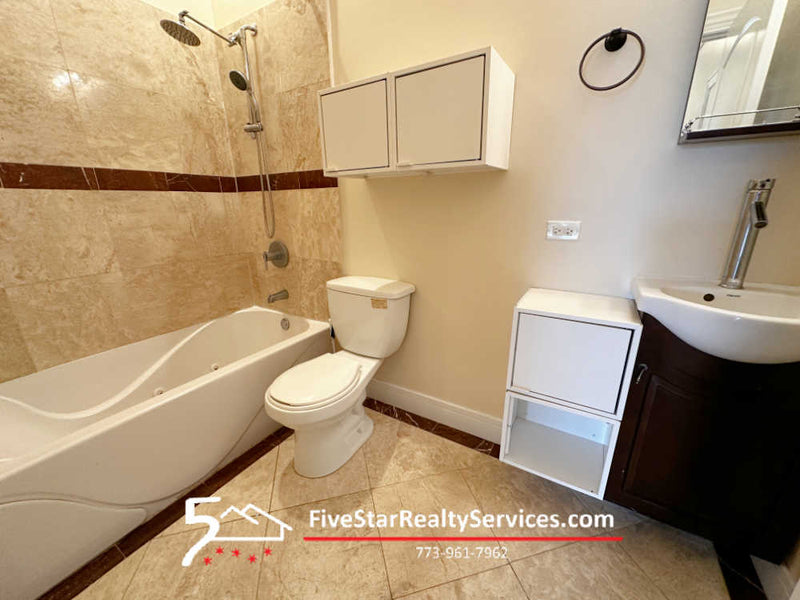 2 Bed 2 Bath  |  4518-4C N Kedzie  |  Albany Park