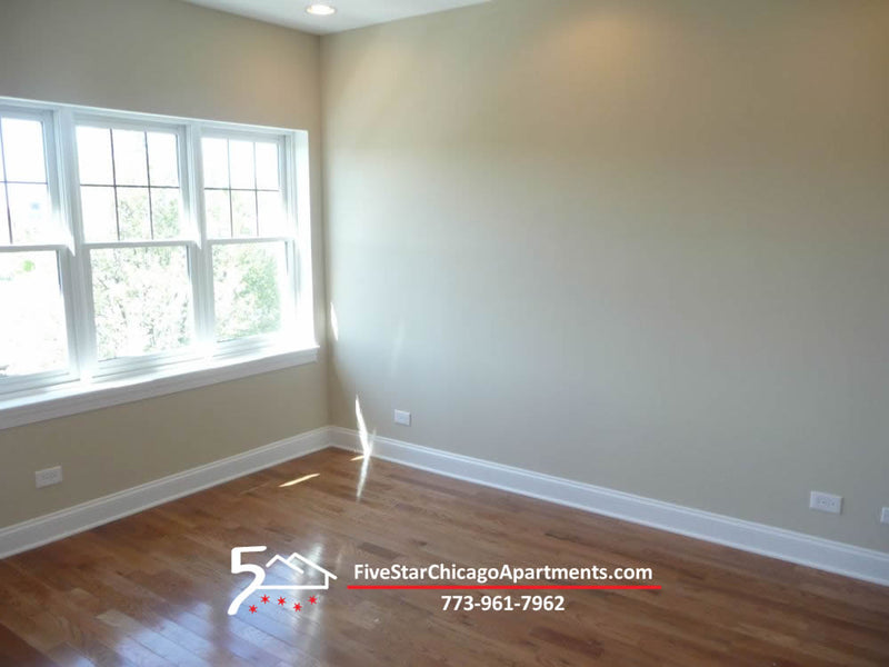 2 Bed 2 Bath  |  3705-304 N Kedzie  |  Irving Park