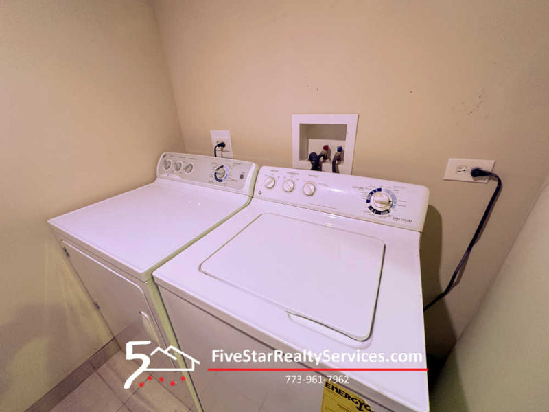 3 Bed 2 Bath  |  1803 W Superior #GDN  |  West Town