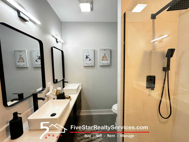 2 Bed 2 Bath  |  5418-3E W Belmont Ave.  |  Portage Park